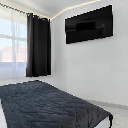 Charming In With Parking By Renters * Sopot