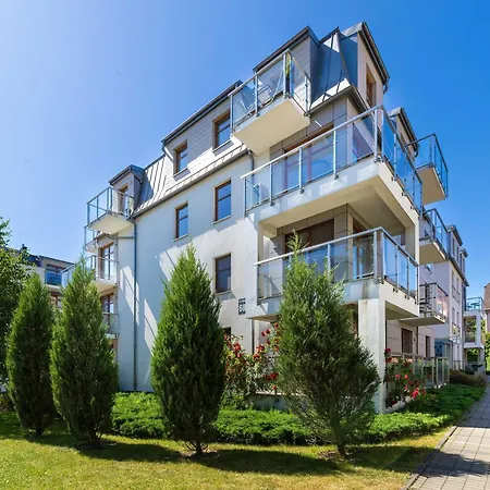 Charming In With Parking By Renters *