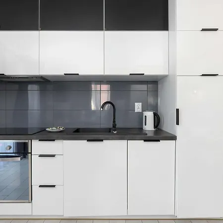 Charming In With Parking By Renters Appartement *
