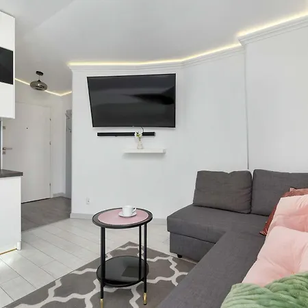 Charming In With Parking By Renters Appartement